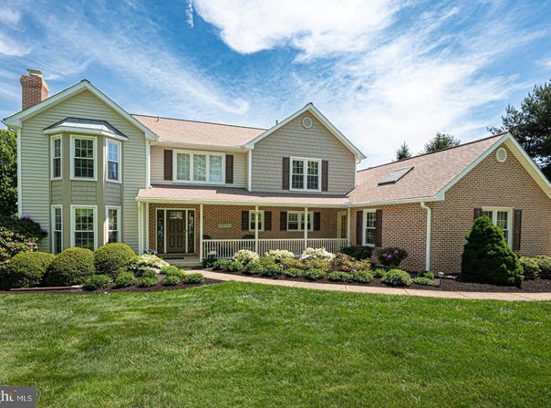 10 N IROQUOIS LN, CHESTER SPRINGS, PA 19425