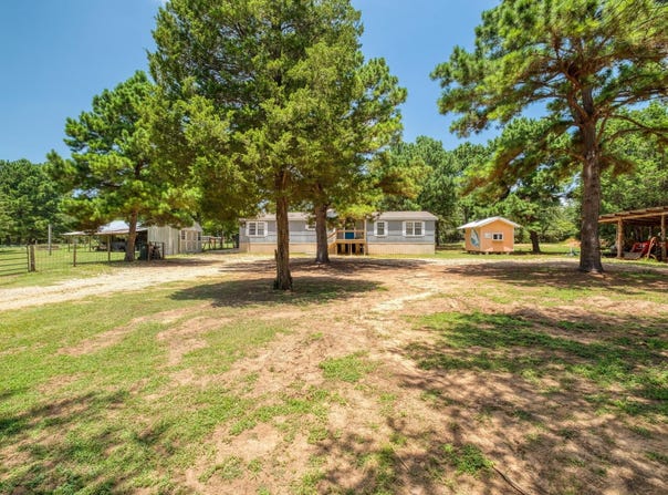 1922 E SH 21, Paige, TX 78659