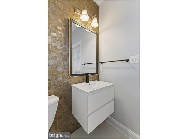 43915 KITTIWAKE DRIVE, LEESBURG, VA 20176