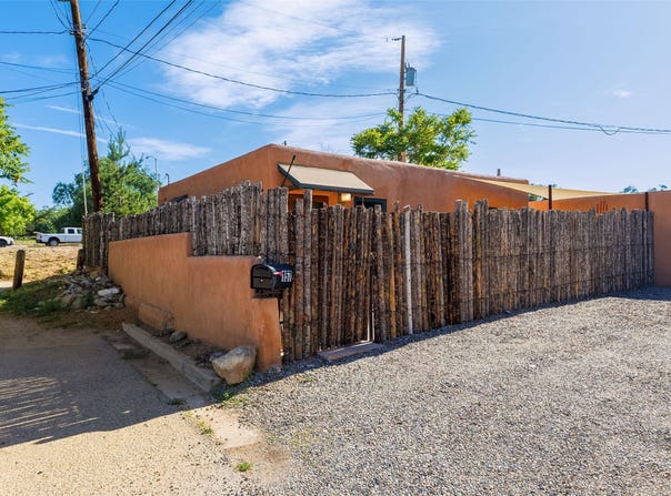157 Duran, Santa Fe, NM 87501