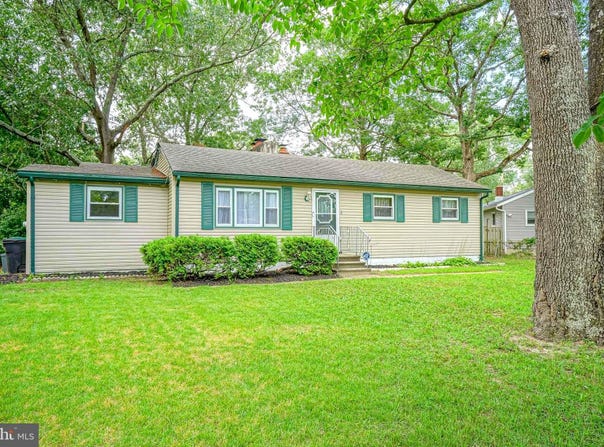 3 E BEACH ROAD, WILLIAMSTOWN, NJ 08094