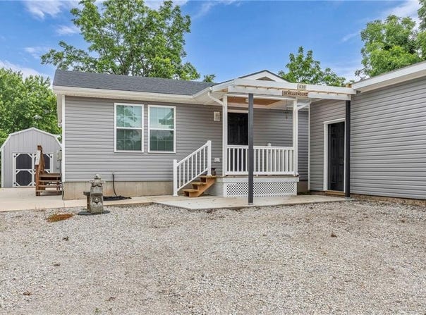 630 N Linn Valley Drive, Linn Valley, KS 66040