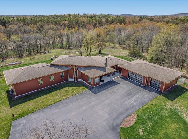 E7521 N Reedsburg Road, Reedsburg, WI 53959