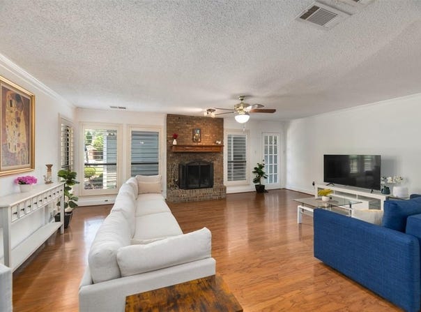 1428 Palmnold Circle E, Fort Worth, TX 76120