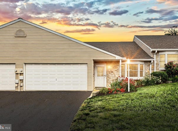 2422 WINTERBERRY LANE, YORK, PA 17406