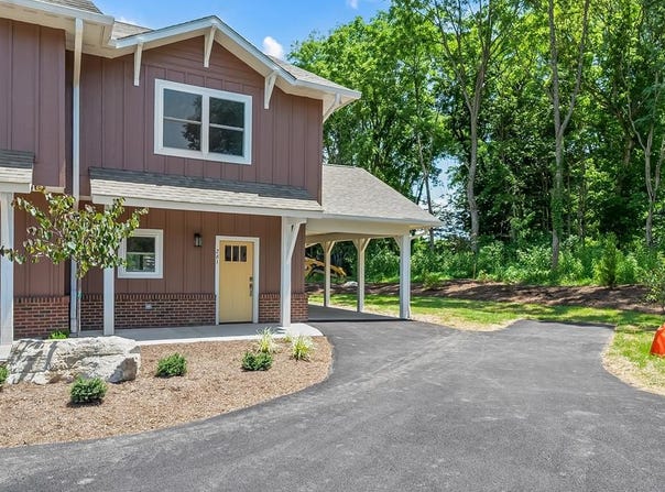 261 N Church St, Marion, VA 24354