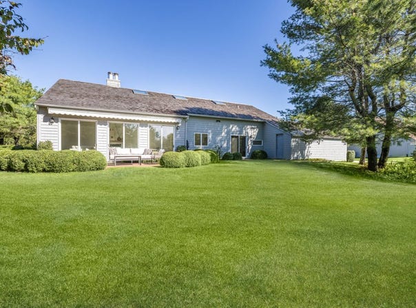 30 Huckleberry Lane, East Hampton, NY 11937