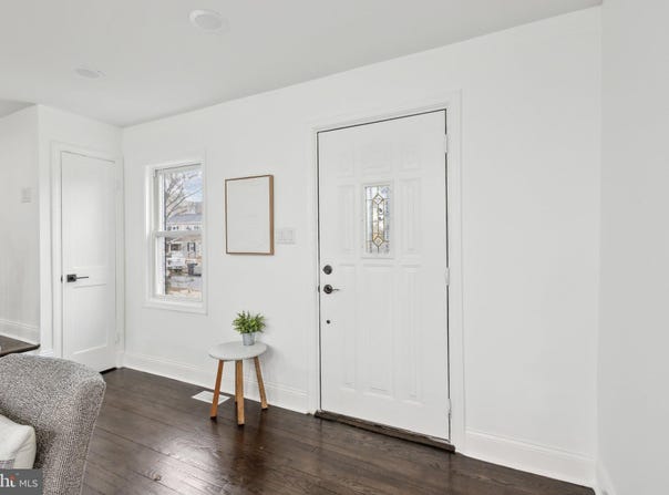 2215 FARRINGTON AVENUE, ALEXANDRIA, VA 22303