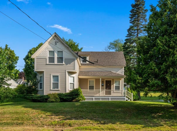 33 School Street, Rangeley, ME 04970