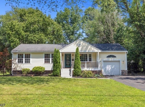 330 Mercer St, Long Hill Twp., NJ 07980-1314