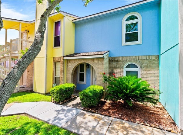 6702 Everhart, Corpus Christi, TX 78413