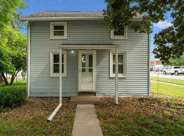 100 W Short St, Solon, IA 52333