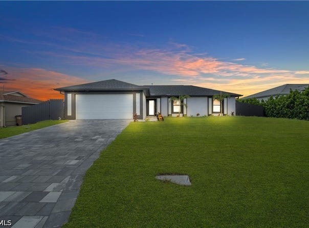 2124 NE 16th Place, Cape Coral, FL 33909