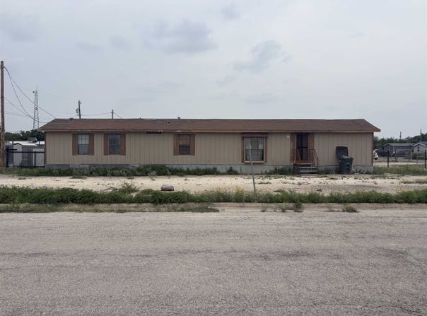 700 E Adobe, Del Rio, TX 78840
