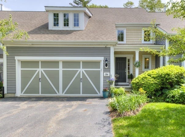 204 Sandtrap Court, Northbridge, MA 01534