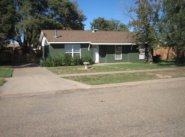 103 Manana, Farwell, TX 79325