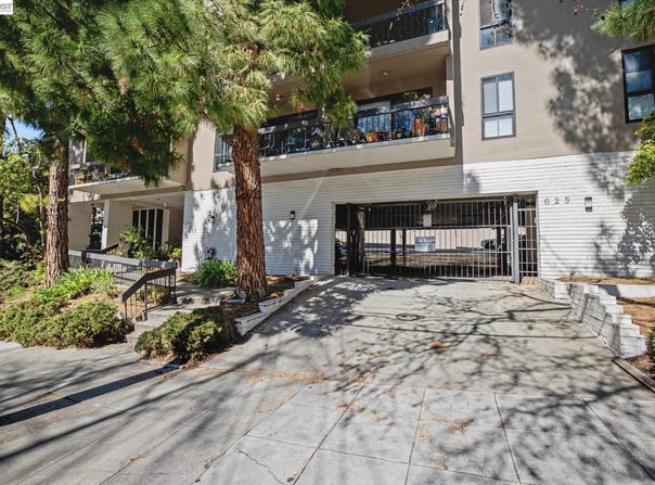 625 El Dorado Ave, Oakland, CA 94611
