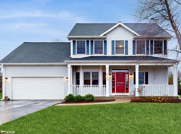 425 Maple Ln, Williams Bay, WI 53191