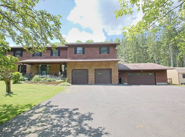 297 White Oak Road, Montrose, WV 26283