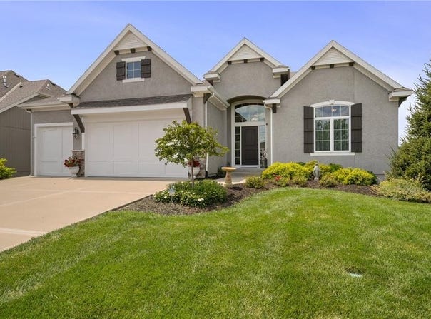 6714 Arapahoe Drive, Shawnee, KS 66226