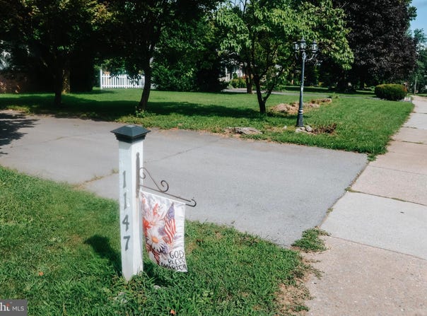 1147 W MAIN STREET, EPHRATA, PA 17522