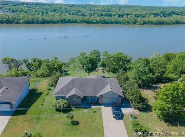 22714 Lake Ridge Drive, Warsaw, MO 65355