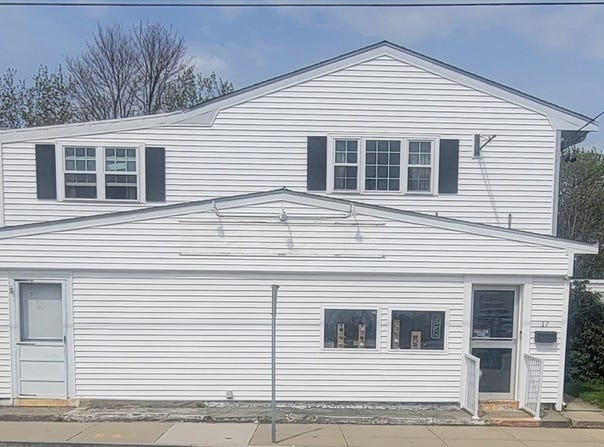 17 Fenner St, Fall River, MA 02724