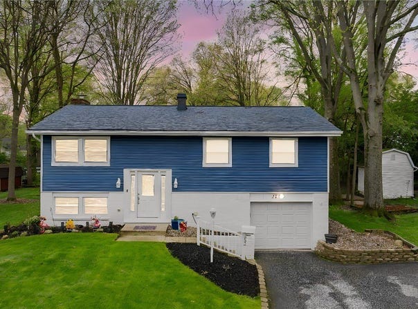 2592 Cherry Blossom Circle, Stow, OH 44224