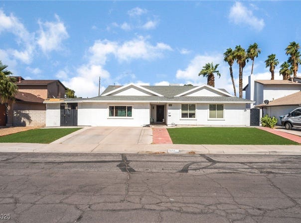 2990 Carnelian Street, Las Vegas, NV 89121