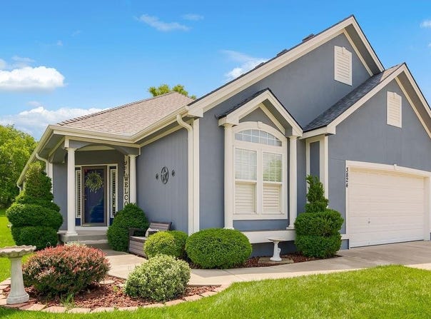 3824 NW Chapman Drive, Blue Springs, MO 64015