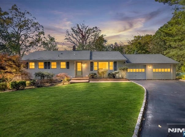 73 W Cedar Place, Ramsey, NJ 07446