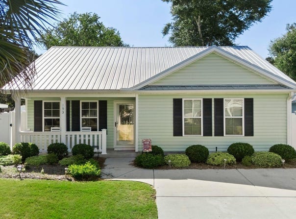 153 NE 19th Street, Oak Island, NC 28465