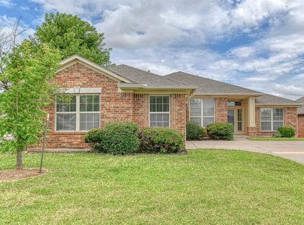 13049 SW 5th Terrace, Yukon, OK 73099