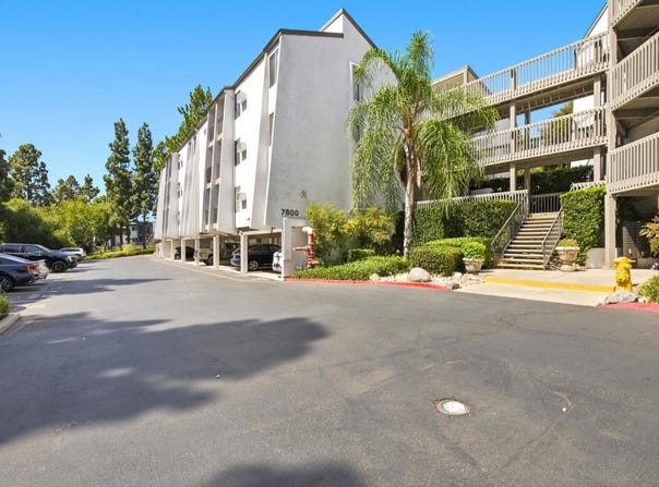 7500 Parkway Drive, La Mesa, CA 91942