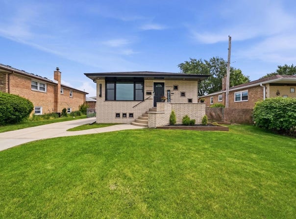 17335 Oleander Avenue, Tinley Park, IL 60477