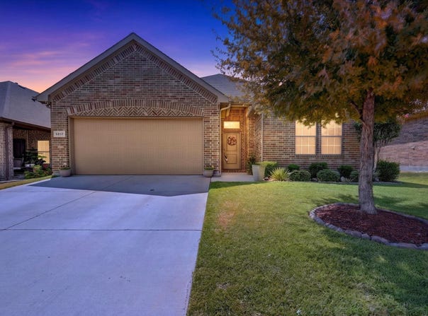 5817 Stream Drive, Fort Worth, TX 76137