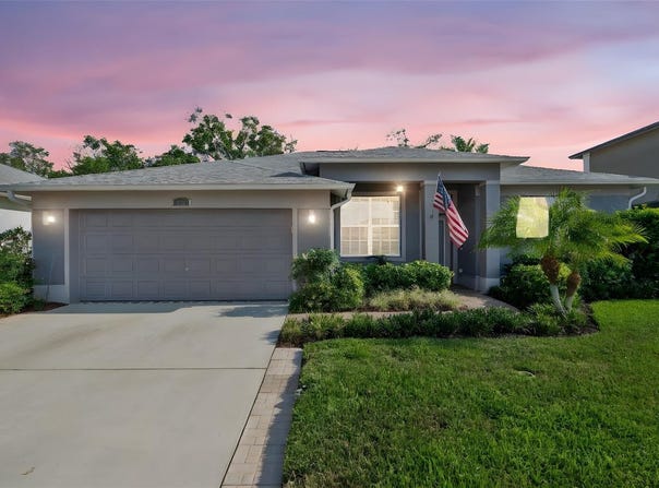 708 SANDY HILLS AVENUE, TARPON SPRINGS, FL 34689