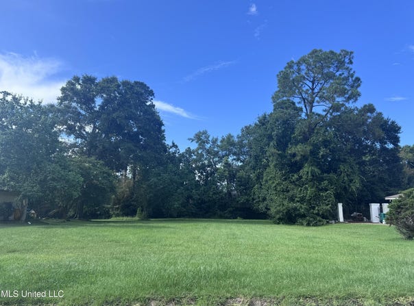 2 Greenbriar Drive, Gulfport, MS 39507