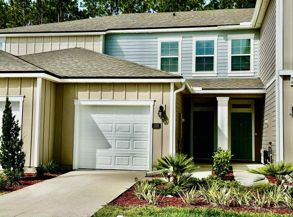 303 Redbud Rd, Palm Coast, FL 32137