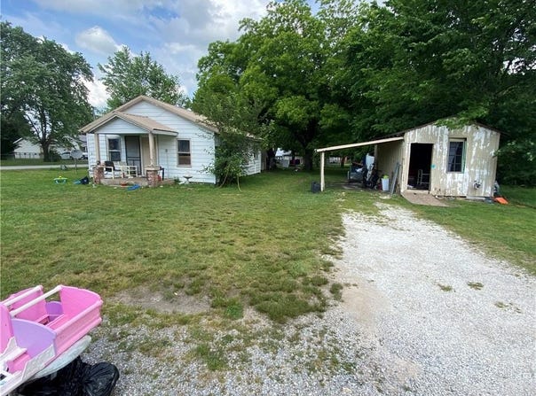 100 Quincy  AVE, Lincoln, AR 72744