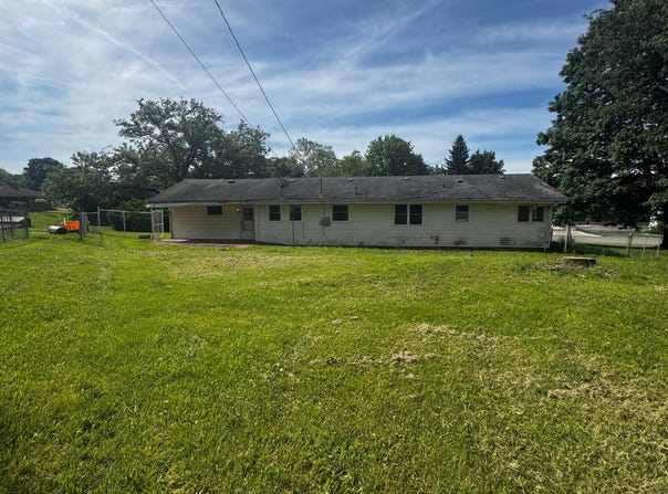 2136 E Home Road, Springfield, OH 45503