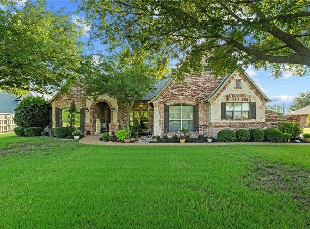 149 Royal Park Lane, Waxahachie, TX 75165