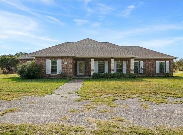 1445 W Highland Avenue, Aransas Pass, TX 78336