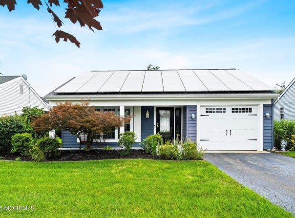 150 Buckingham Drive N, Manchester, NJ 08759