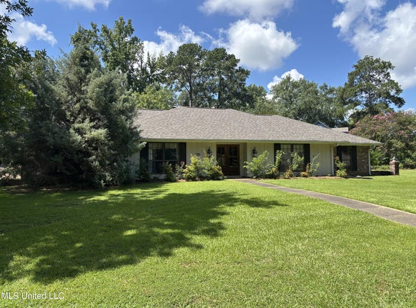 209 Greenfield Place, Brandon, MS 39047