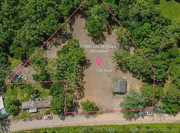 17880 Old W Road, Versailles, MO 65084