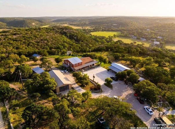 165 Trent Rd S, Kerrville, TX 78028