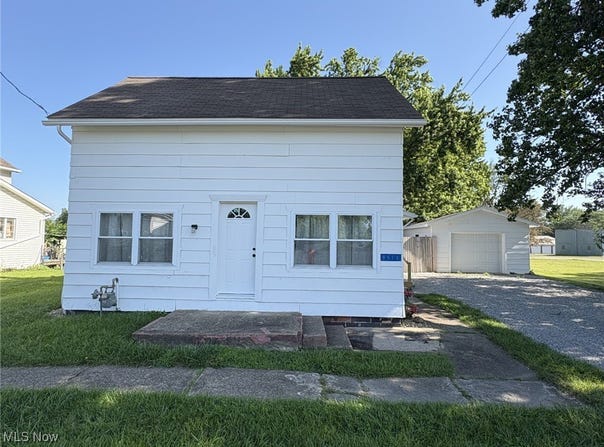 9513 Edison Street NE, Alliance, OH 44601