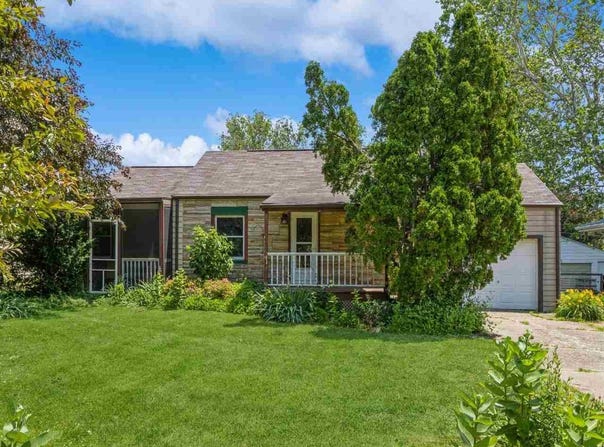 711 9th Ave, Coralville, IA 52241