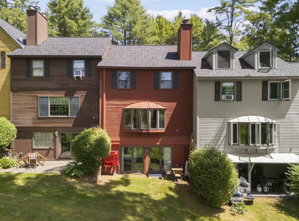 974 Hard Road, Hartford, VT 05059